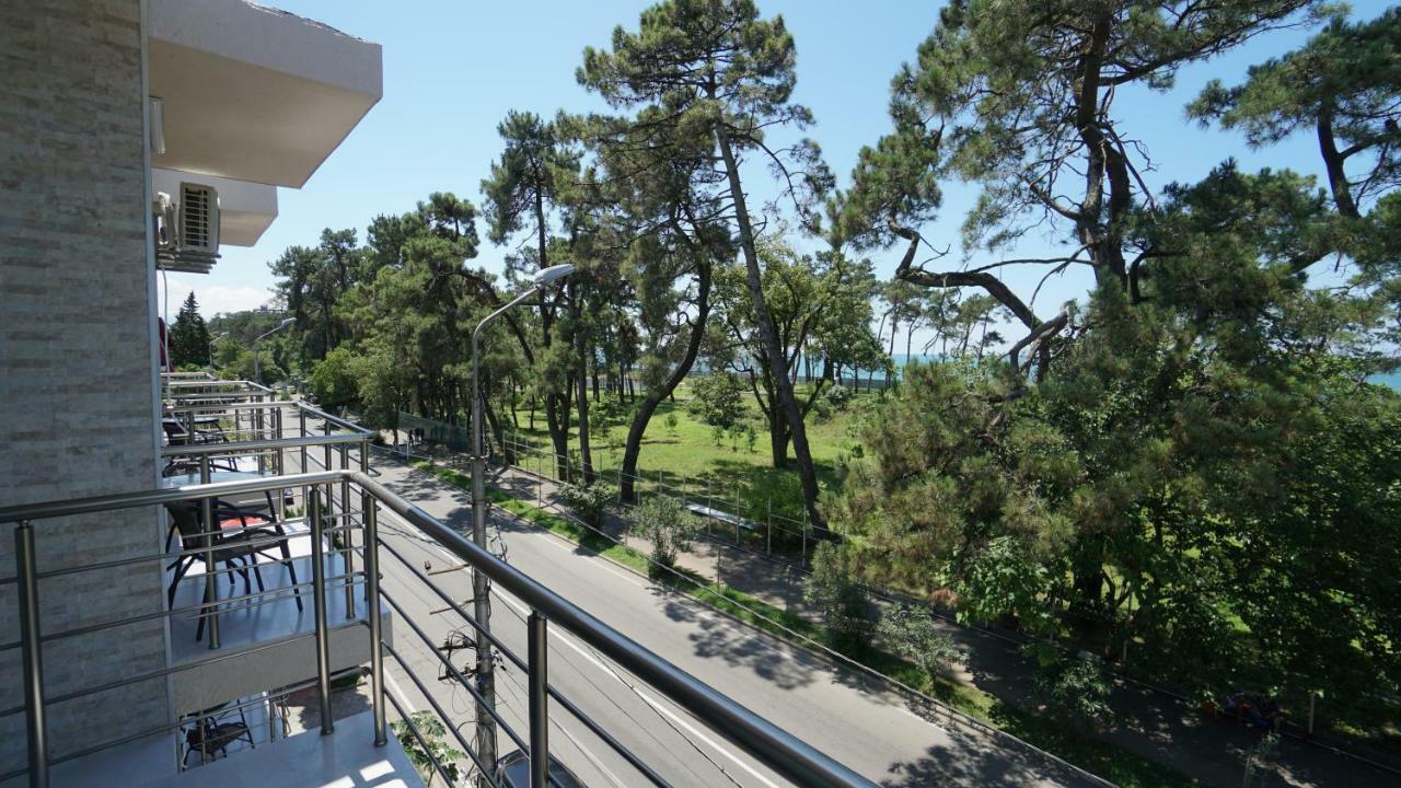 Hotel Horizon Kobuleti Esterno foto